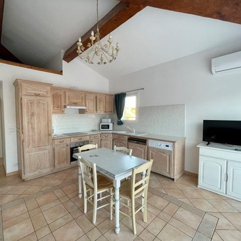 APARTMENT 4 people - 2-room flat 40m² - shower - TV - air conditioning