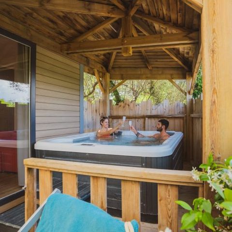 MOBILE HOME 4 people - Moorea 52 m² - 3 rooms - 2 bedrooms - Private Jacuzzi - Air conditioning