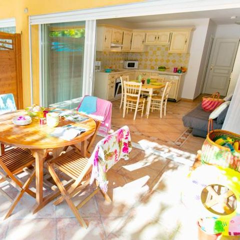 Apartment 4 persons - 3-room Mezzanine 56 m² - 2 bedrooms - Air conditioning and TV