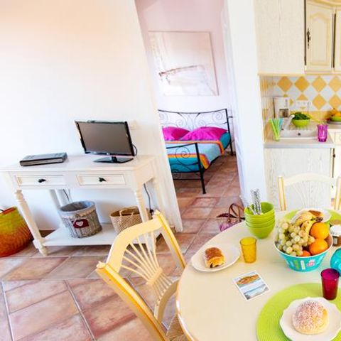 APARTMENT 4 people - 3-room flat Home 45 m² - 2 bedrooms - Air conditioning and TV