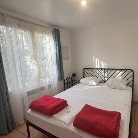 APARTMENT 4 people - 2-room flat 40m² - 1 bedroom - shower - TV - jacuzzi
