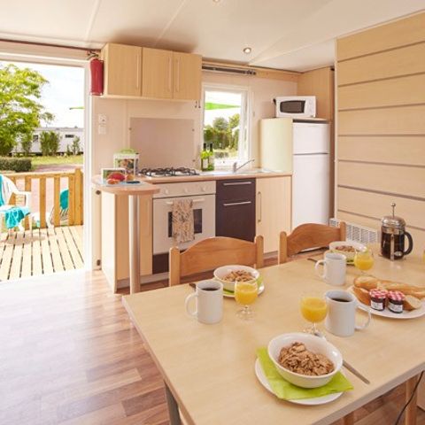 MOBILE HOME 6 people - Homair mobil homes at camping de la Méditerranée Classic XL | 2 Bedrooms | 4/6 Pers | Raised terrace | Air-condition.
