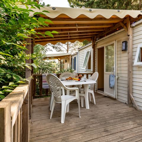 MOBILE HOME 6 people - Homair mobil homes at camping de la Méditerranée Classic XL | 2 Bedrooms | 4/6 Pers | Raised terrace | Air-condition.