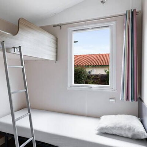 Mobile home 4 persons - Mobile-home PMR | Comfort | 2 Bedrooms | 4 Pers | Raised terrace | Air conditioning | TV
