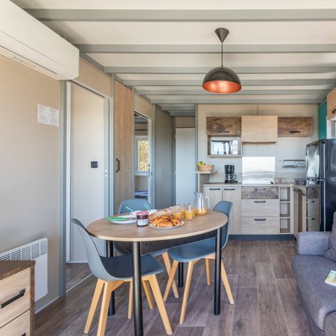 Chalet 5 persons - Chalet | Comfort | 2 Bedrooms | 5 Pers | Raised terrace | Air conditioning | TV
