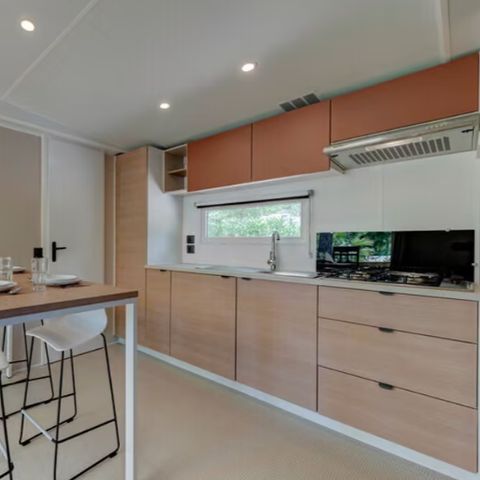 Mobile home 8 persons - Comfort | 4 Bedrooms | 8 Pers. | Raised terrace | Outside kitchen | 2 bathrooms | Air-con.