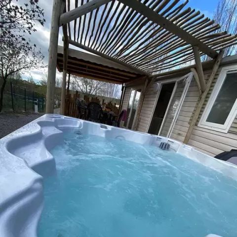 Mobile home 6 persons - Cordélia 57 with Jacuzzi
