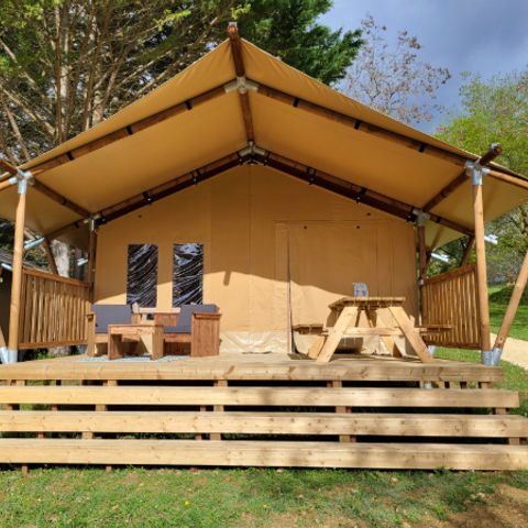 CANVAS AND WOOD TENT 4 people - Safari tent 4 with sanitary facilities