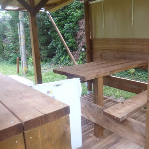 CANVAS AND WOOD TENT 2 people - Bivouac 5m² - no sanitary facilities