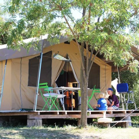 CANVAS AND WOOD TENT 5 people - Lodge tent - 4 adults + 1 child - with sanitary facilities