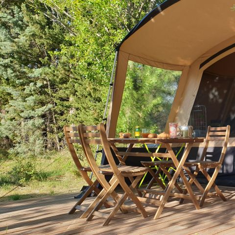 CANVAS AND WOOD TENT 4 people - Ready-to-camp tent 28 m² - semi-covered terrace - without sanitary facilities