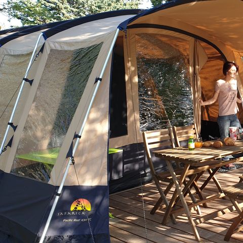 CANVAS AND WOOD TENT 4 people - Ready-to-camp tent 28 m² - semi-covered terrace - without sanitary facilities