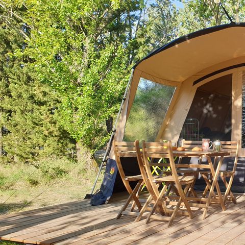 CANVAS AND WOOD TENT 4 people - Ready-to-camp tent 28 m² - semi-covered terrace - without sanitary facilities