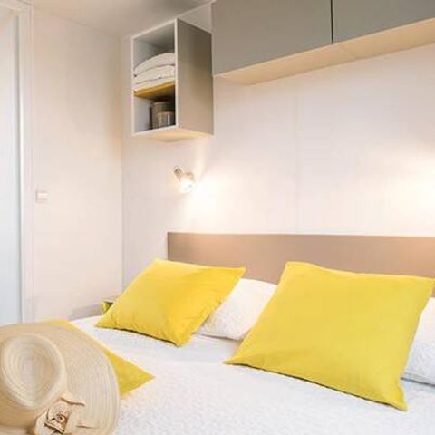 Mobile home 6 persons - Premium Exclusive | 3 Bedrooms | 6 Pers | Single terrace | Jacuzzi | 2 bathrooms | Air conditioning | TV
