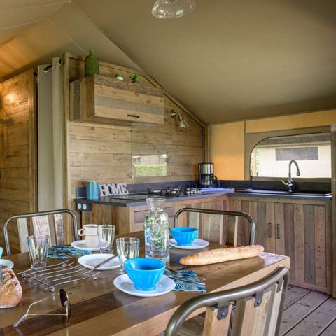 Canvas and wooden tent 5 persons - Bali Comfort Lodge 30m² (without sanitary facilities) 1/5 pers