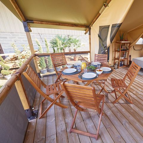 Canvas and wooden tent 5 persons - Bali Comfort Lodge 30m² (without sanitary facilities) 1/5 pers