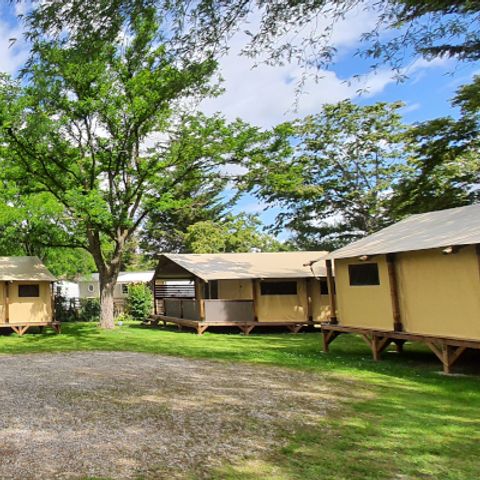 Canvas and wooden tent 5 persons - Bali Comfort Lodge 30m² (without sanitary facilities) 1/5 pers