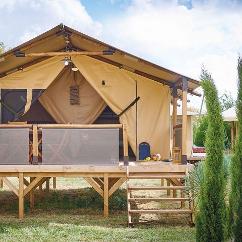 Canvas and wooden tent 5 persons - Bali Comfort Lodge 30m² (without sanitary facilities) 1/5 pers