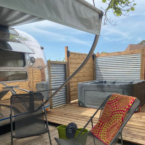 Caravan 2 persons - American Airstream caravan with private spa on covered terrace for 2 people