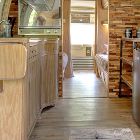 Caravan 2 persons - American Airstream caravan with private spa on covered terrace for 2 people