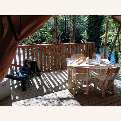 Canvas and wooden tent 4 persons - LUXURY RIVERFRONT LODGE