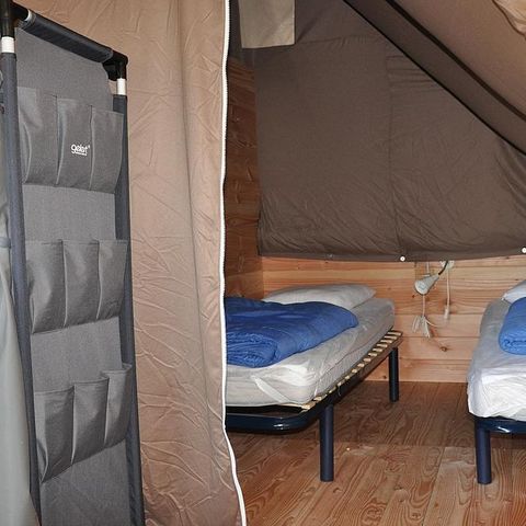 Canvas and wooden tent 4 persons - Amazon (no sanitary facilities)