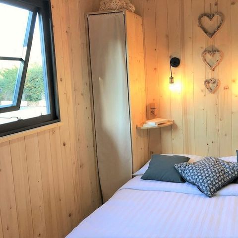 Chalet 5 persons - Premium cottage (2022) by the river, 2 bedrooms, covered terrace 5 pers