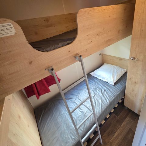 UNUSUAL ACCOMMODATION 4 people - 2-bedroom caravans
