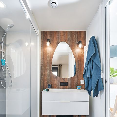 MOBILE HOME 6 people - Premium 22-28m² - 2 bedrooms + TV + Covered terrace & disposable bed linen provided* *)