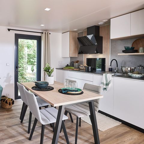 MOBILE HOME 8 people - Premium 30-40m² - 3 bedrooms + TV + Covered terrace & disposable sheets provided