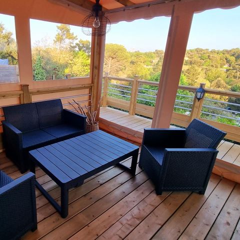 MOBILE HOME 8 people - Premium 30-40m² - 3 bedrooms + TV + Covered terrace & disposable sheets provided