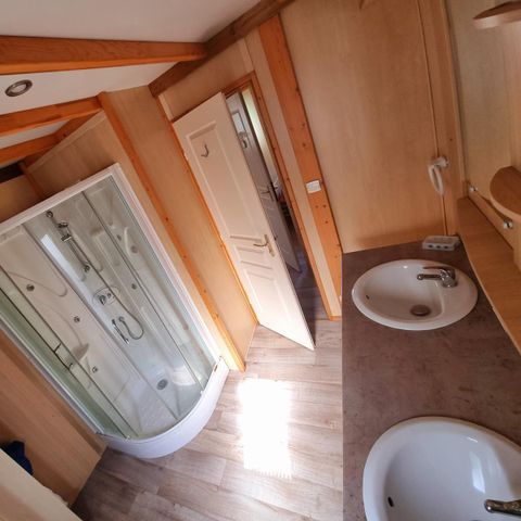 CHALET 6 people - 58m² - 3 bedrooms - 2 bathrooms - covered terrace + air-conditioning + TV + LV + oven* + oven