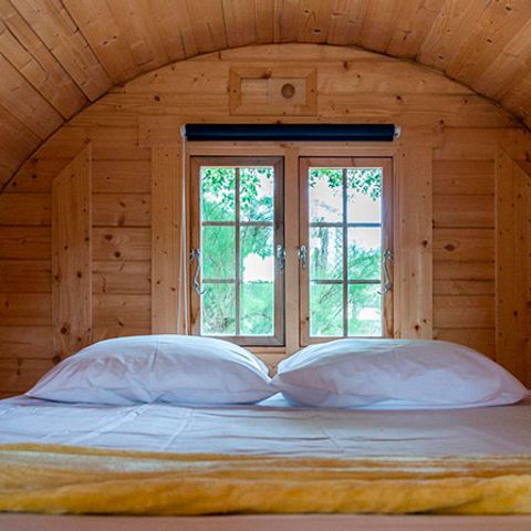 UNUSUAL ACCOMMODATION 2 people - 2017 | 1 bedroom barrel