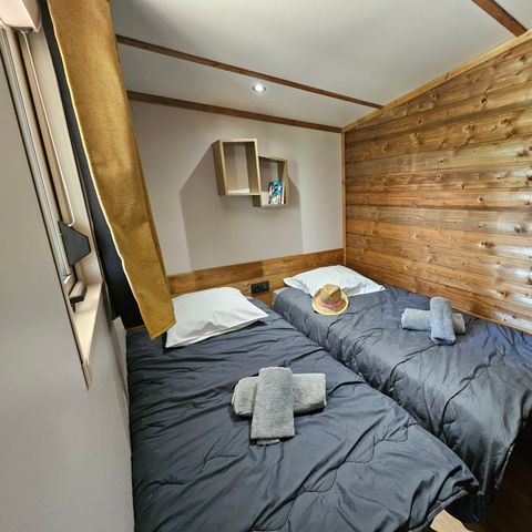 MOBILE HOME 6 people - Premium 56 m² (3 bedrooms) including enclosed semi-covered terrace + Air conditioning + TV + LV + Plancha