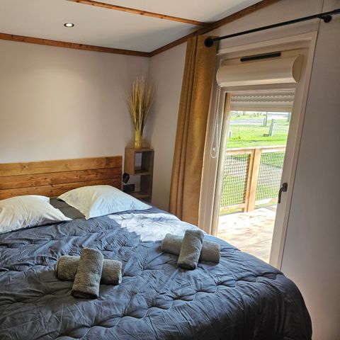 MOBILE HOME 6 people - Premium 56 m² (3 bedrooms) including enclosed semi-covered terrace + Air conditioning + TV + LV + Plancha