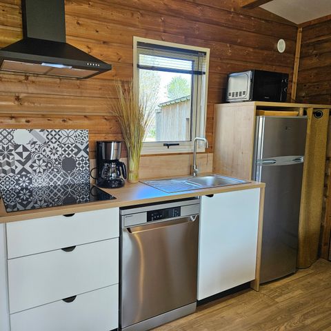 MOBILE HOME 6 people - Premium 56 m² (3 bedrooms) including enclosed semi-covered terrace + Air conditioning + TV + LV + Plancha