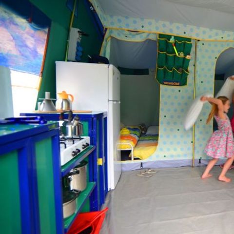 Tent 5 persons - FLEUVE - without sanitary facilities