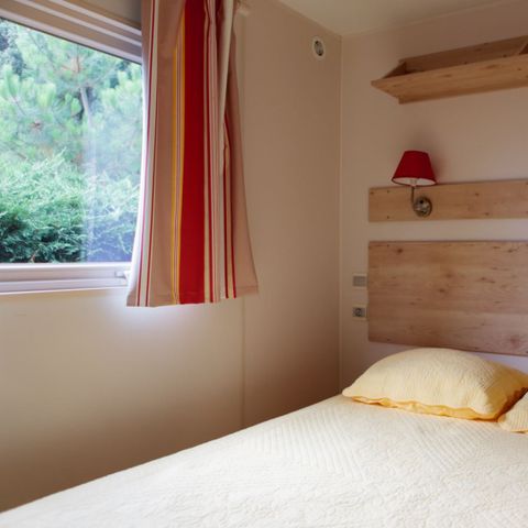 UNUSUAL ACCOMMODATION 4 people - ROULOTTE - 2 BEDROOMS - 2/4 PERSONS