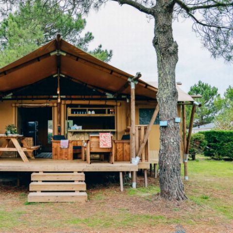 CANVAS AND WOOD TENT 8 people - SAFARI LODGE 7/8 persons