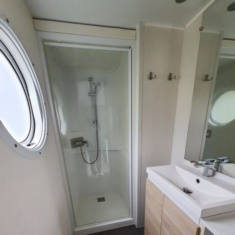 MOBILE HOME 4 people - VIP - 29 m² - 2 bedrooms - Double terrace + SPA (maximum 2 adults or family)