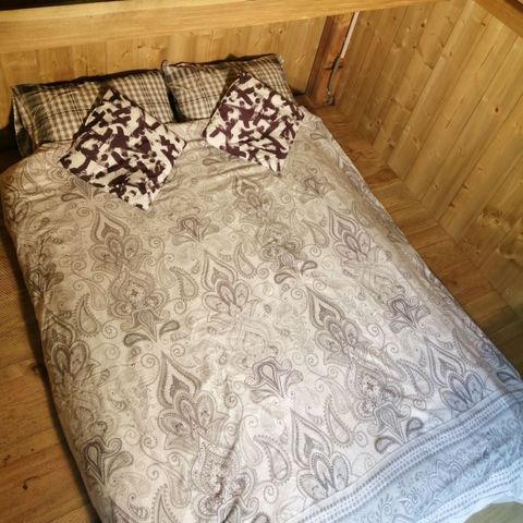 UNUSUAL ACCOMMODATION 5 people - GLAMPING CABANE without sanitary facilities