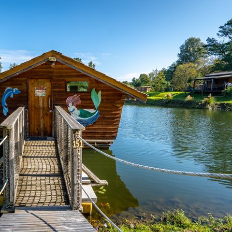 UNUSUAL ACCOMMODATION 4 people - Ariel floating cabin (shared sanitary facilities)