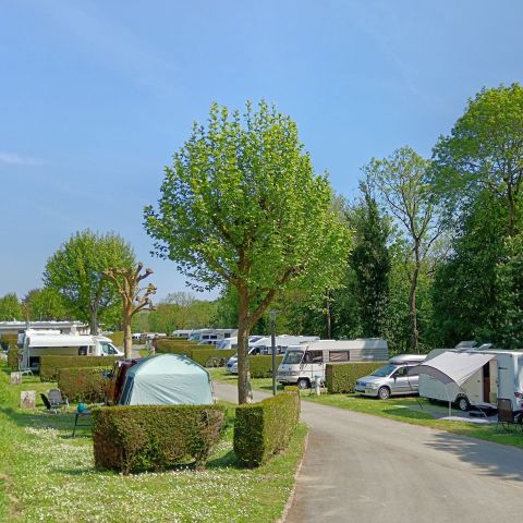 Pitch - Comfort package (1 tent, caravan or motor home / 1 car / 16A electricity)
