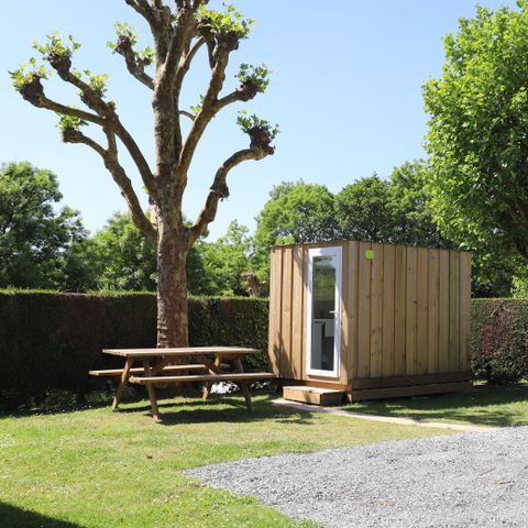 Pitch - Premium package with private bathroom + kitchen (1 tent, caravan or motorhome / 16A electricity)