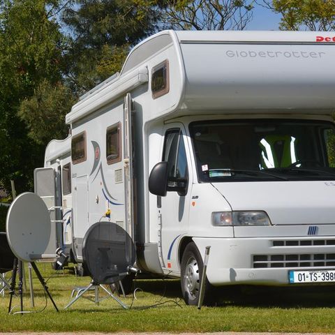 Pitch - Pitch package: car + tent / caravan or camper van