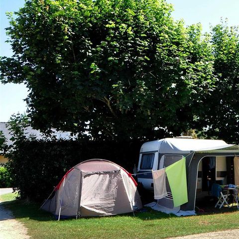 Pitch - Pitch package: car + tent / caravan or camper van
