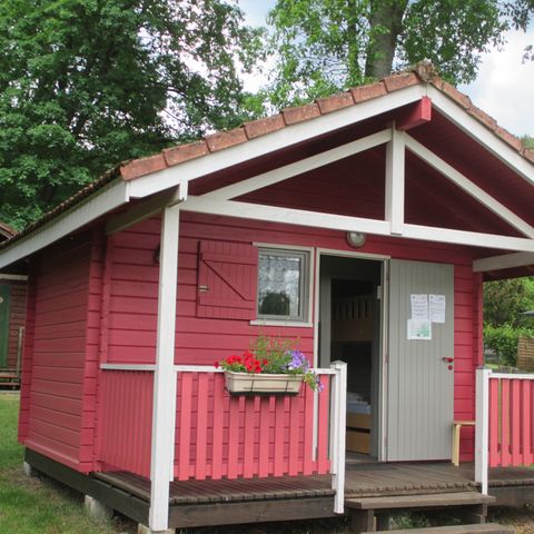 BUNGALOW 2 people - CABIN without sanitary facilities - 2 people included possibility of 2 people extra to be booked at the campsite