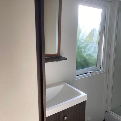 MOBILE HOME 2 people - 07-Mobil-Home Confort 24 m2 (2bed - 2/4 pers.) + small covered terrace + TV + Air conditioning - price for 2 people