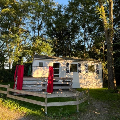 BUNGALOW 2 people - 11-Bungalow Les Croisettes 30m2 (2bed - 2/6pers) + jaccuzzi + beds made up + towel + drinks kit - price for 2 people