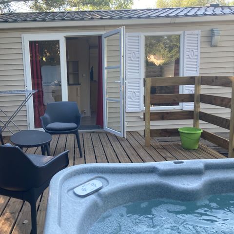 BUNGALOW 2 people - 12-Bungalow du Parc 32m2 (2bed - 2/6pers.) + Jaccuzzi + Beds made up + towels + drinks + TV + Air conditioning - price for 2 people